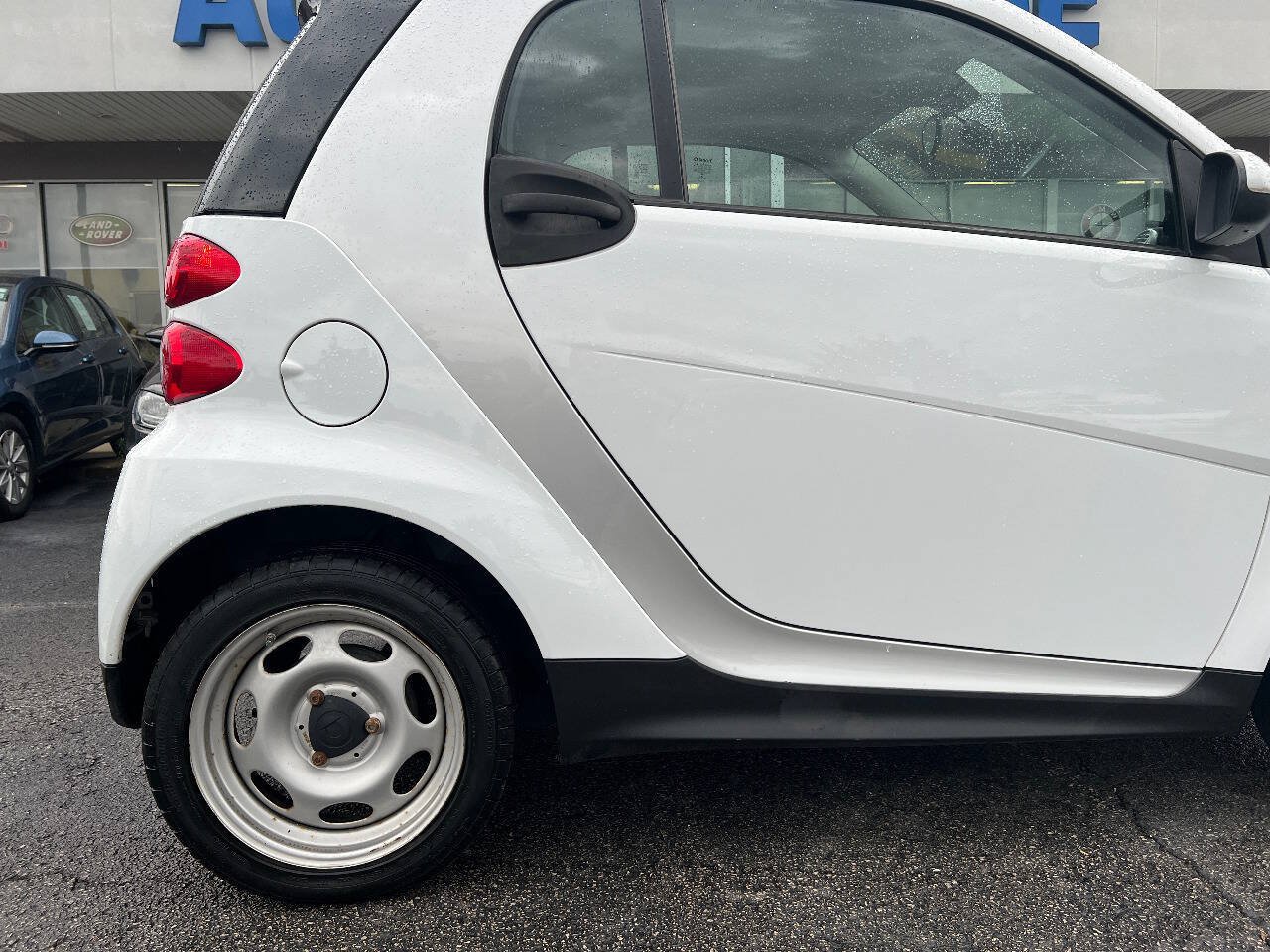 Used 2015 smart fortwo pure RWD image 33