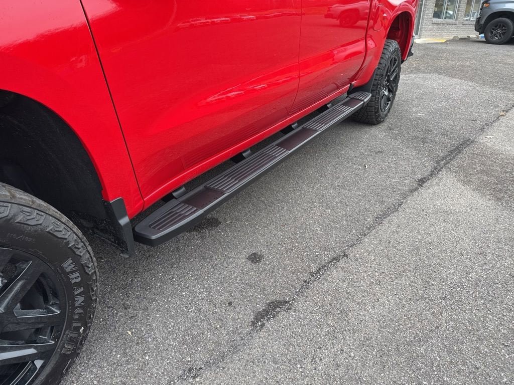 New 2026 Chevrolet Silverado 1500 Custom Trail Boss w/ LPO, Dark Essentials Package AWD/4WD image 4