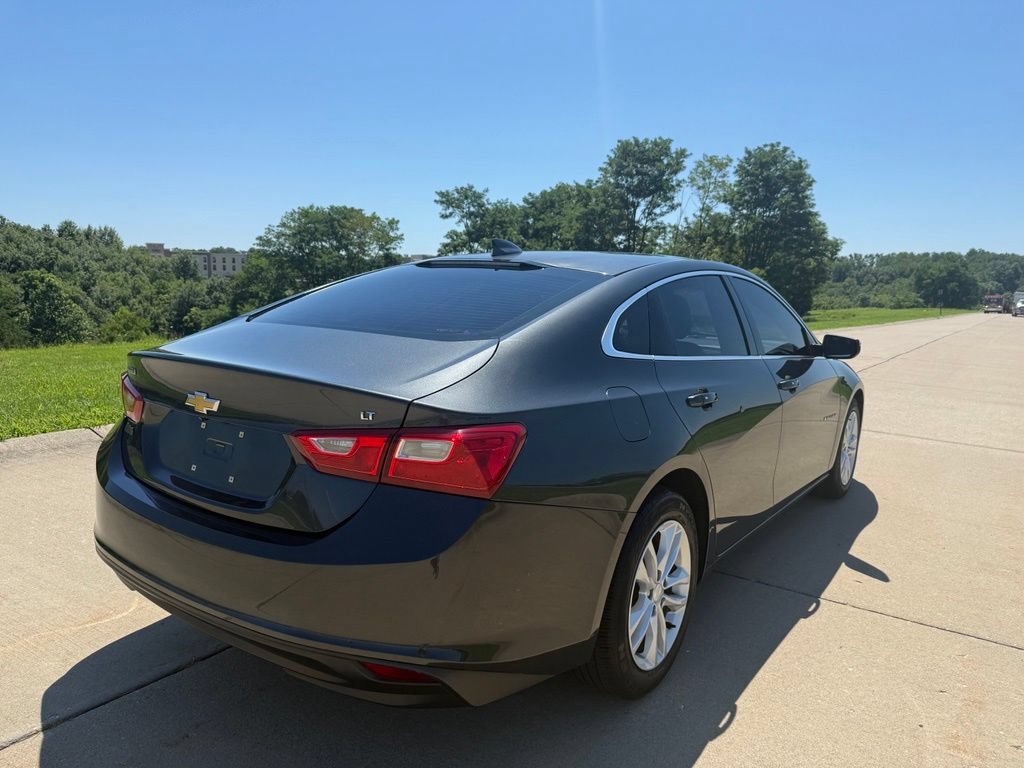 Used 2018 Chevrolet Malibu LT FWD image 3