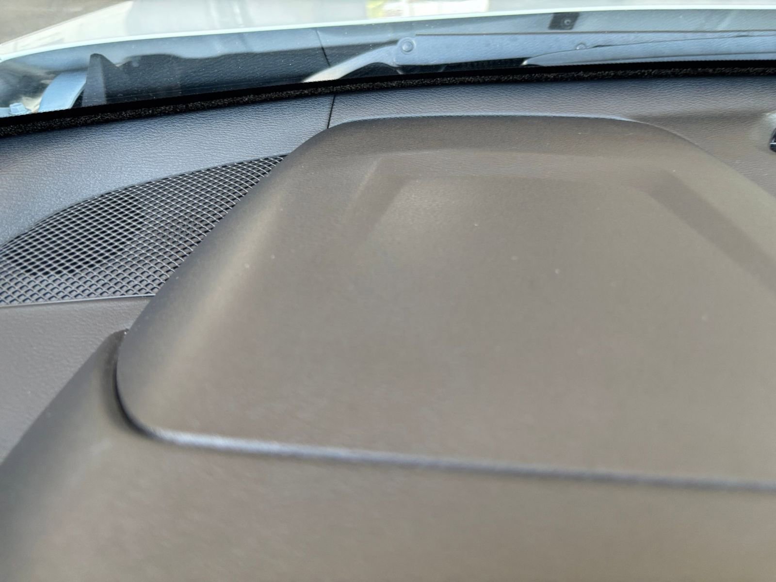 Used 2025 Nissan Altima 2.5 SV FWD image 35