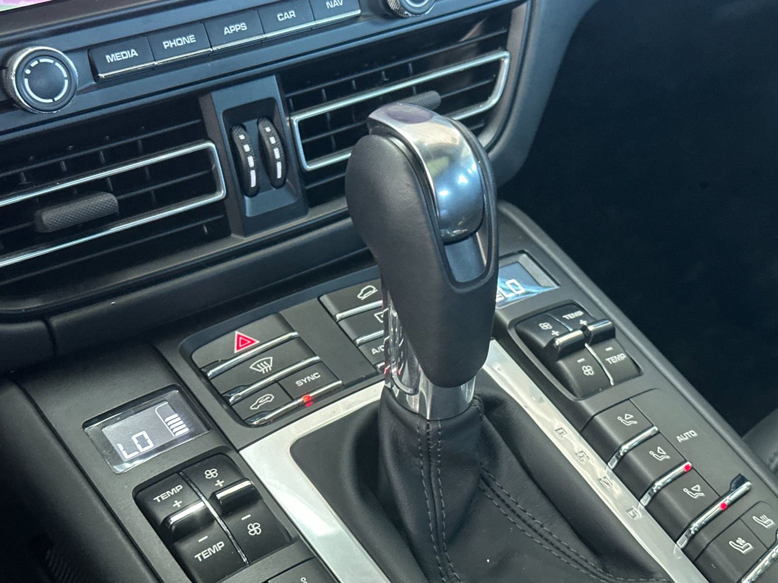 Used 2021 Porsche Macan S AWD/4WD image 23