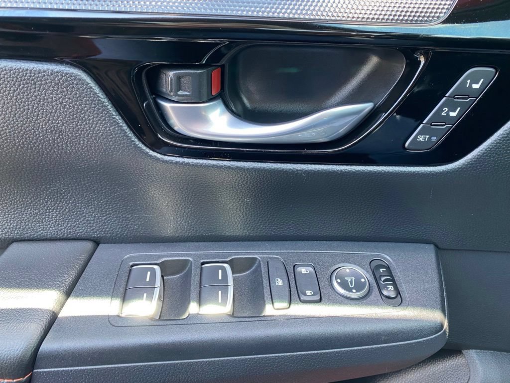 Certified 2025 Honda CR-V Sport Touring image 13
