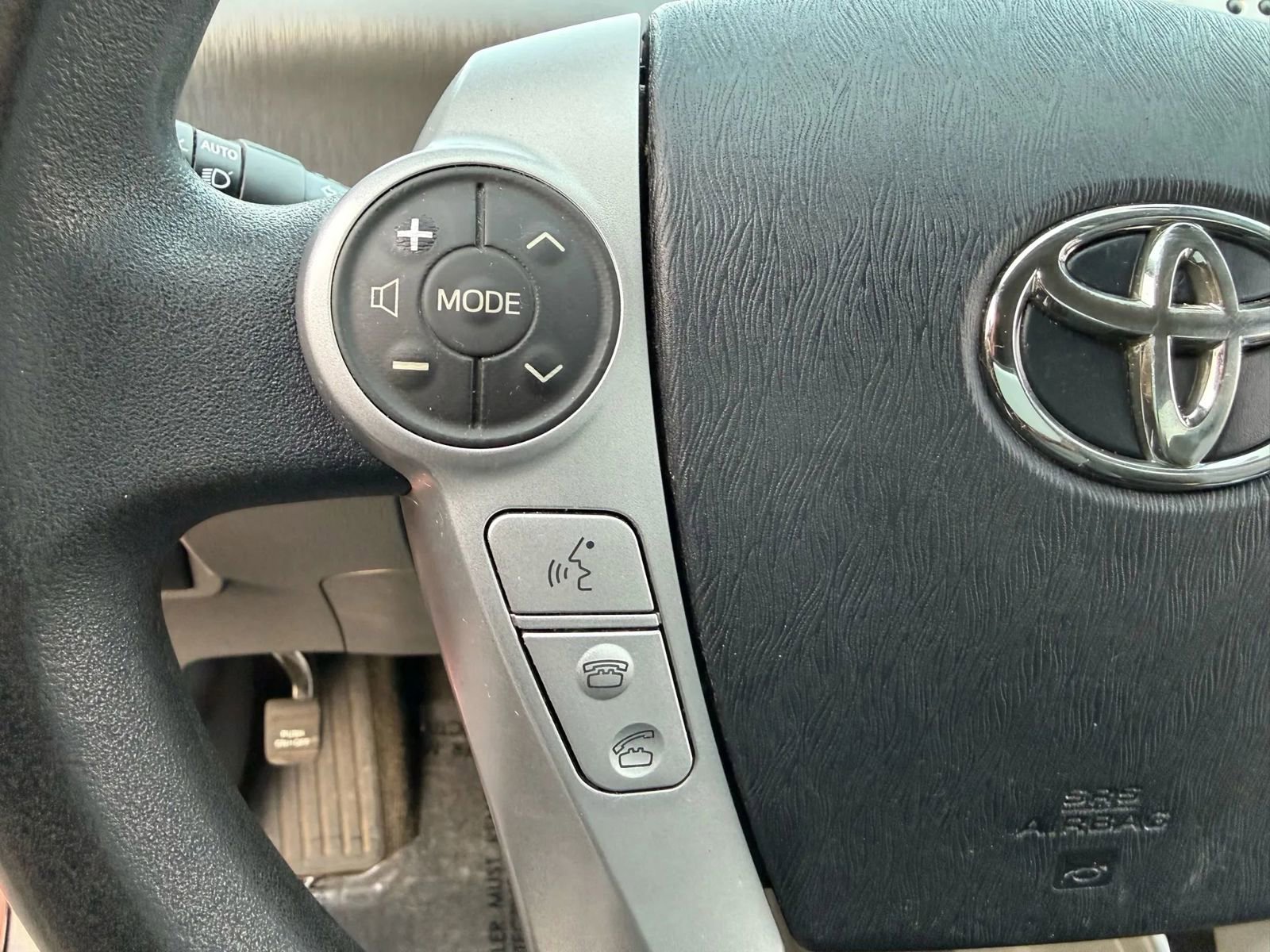 Used 2012 Toyota Prius V Five image 21