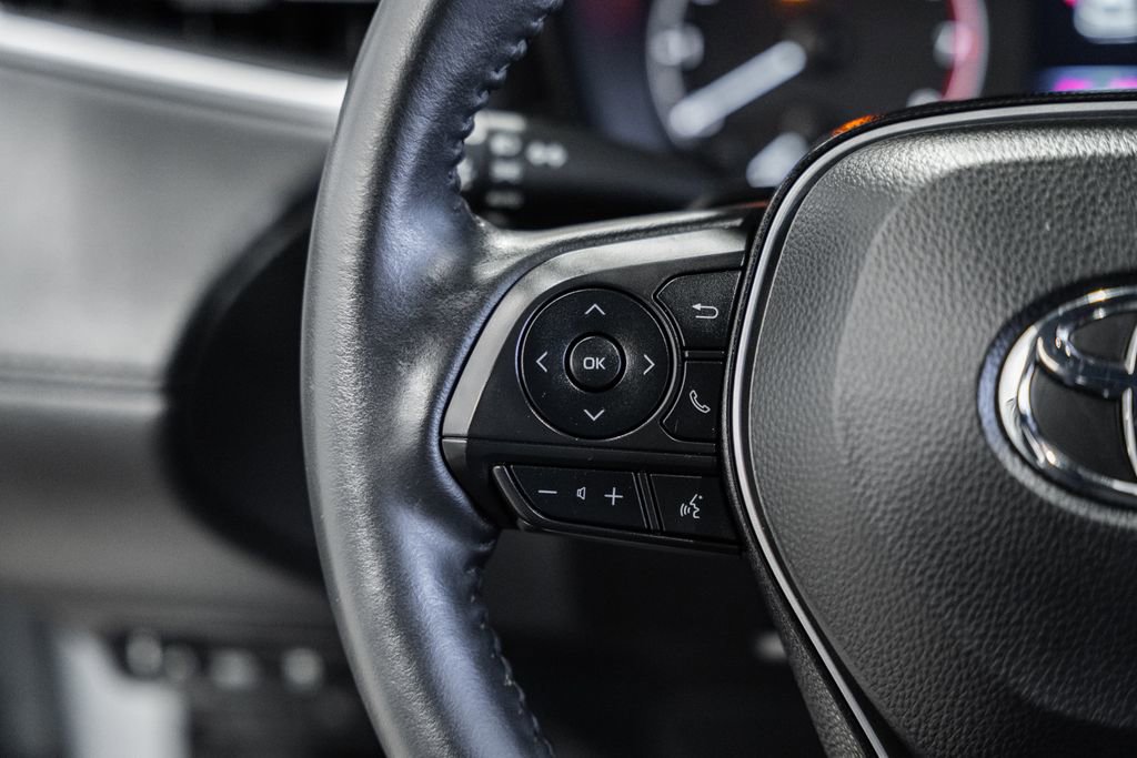 Used 2024 Toyota Corolla Cross SE image 25