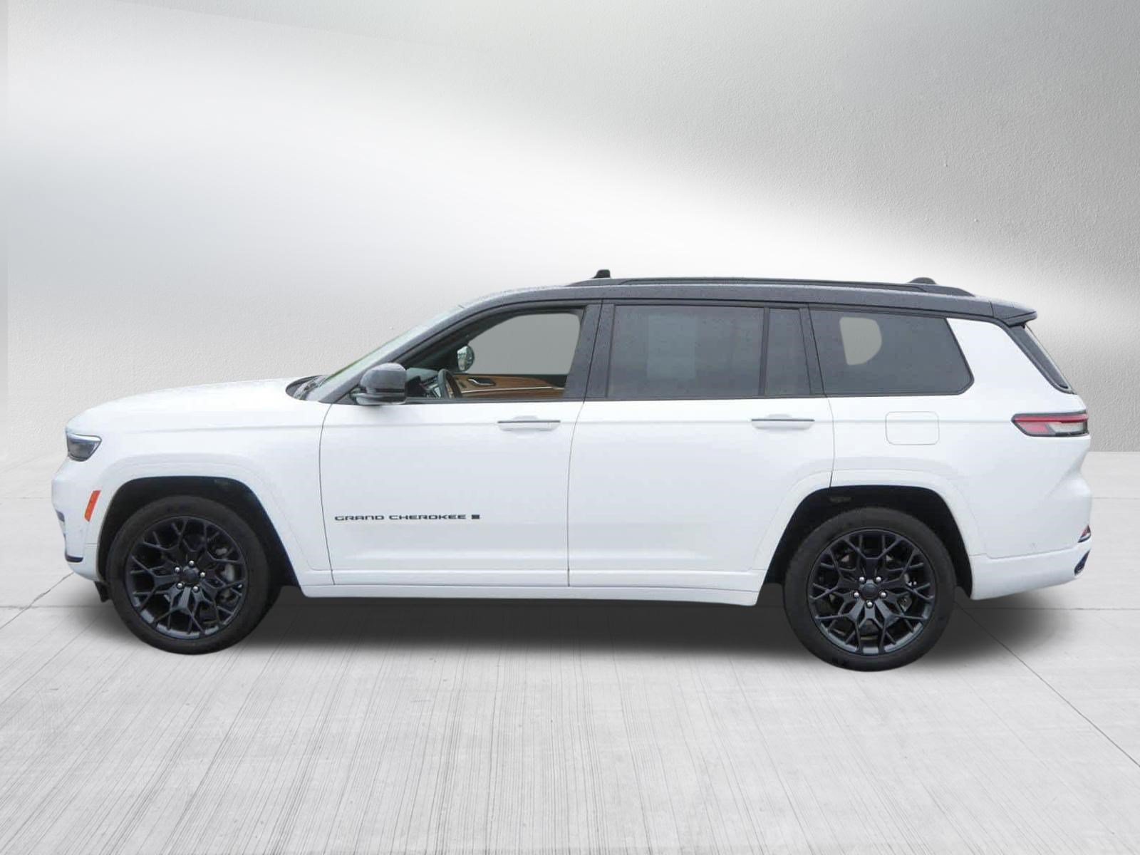 Used 2024 Jeep Grand Cherokee L Summit AWD/4WD image 4