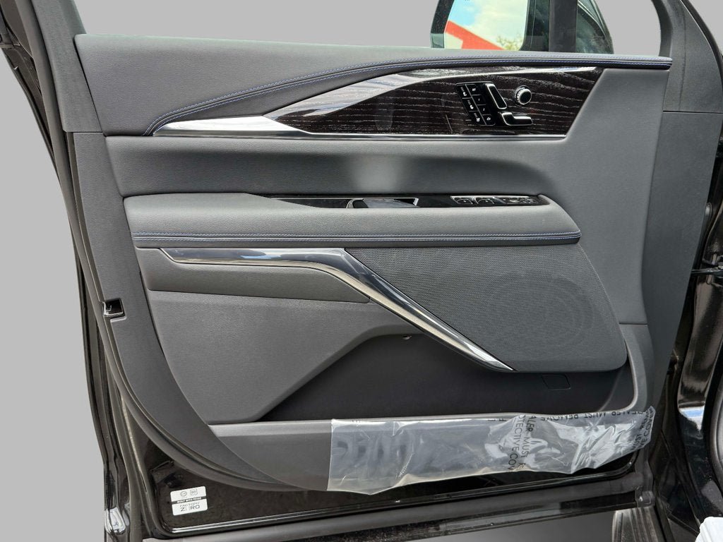 New 2025 Cadillac Escalade IQ Luxury 1 AWD/4WD image 14