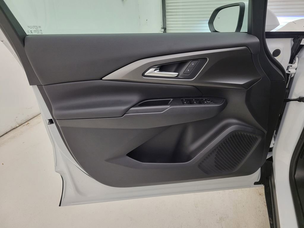 New 2026 Chevrolet Equinox EV LT image 23