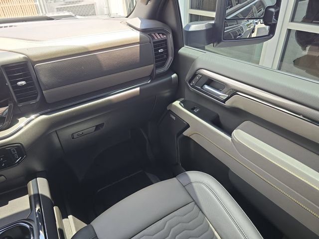 Certified 2026 Chevrolet Silverado 2500 ZR2 AWD/4WD image 14