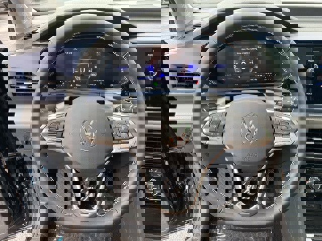 New 2024 Volkswagen Taos SE image 30