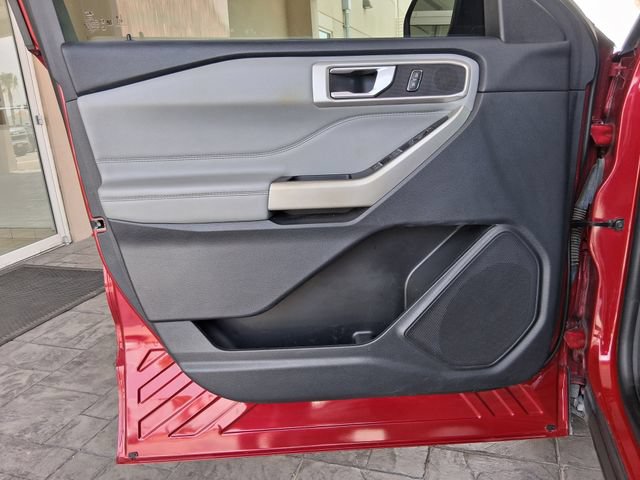 Used 2022 Ford Explorer XLT w/ Equipment Group 202A RWD image 18