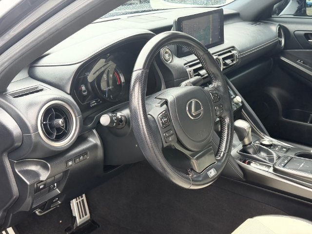 Used 2021 Lexus IS 350 F Sport RWD image 12