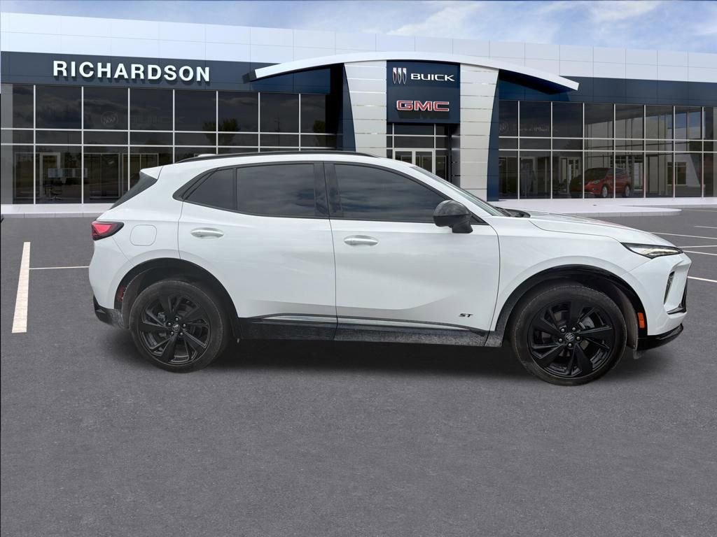 Used 2025 Buick Envision Sport Touring AWD/4WD image 8