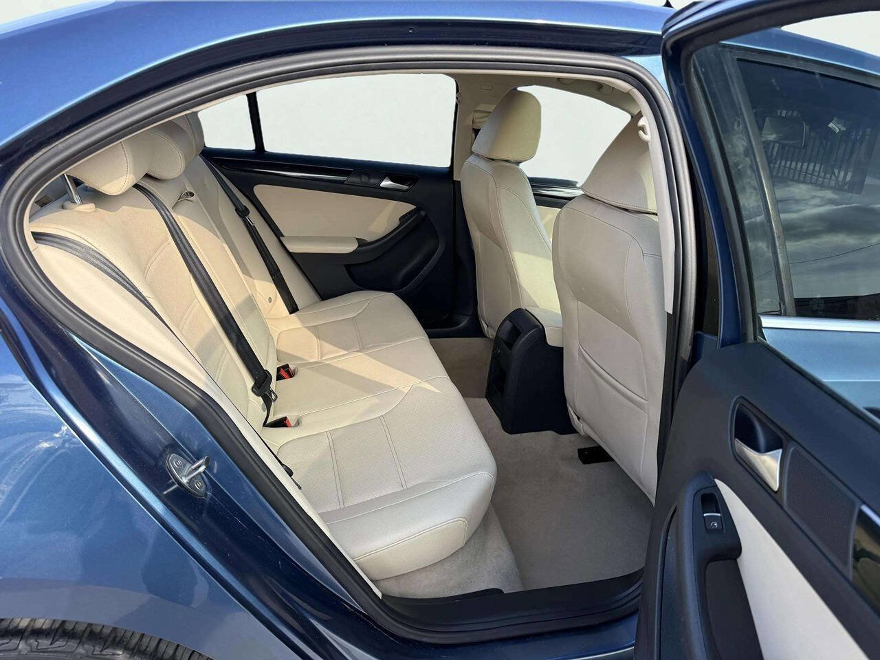 Used 2016 Volkswagen Jetta SEL image 13