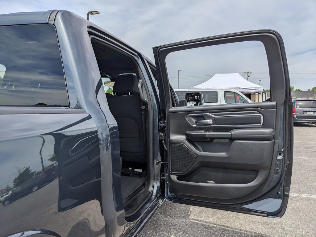Used 2026 RAM 1500 4x4 Crew Cab image 40
