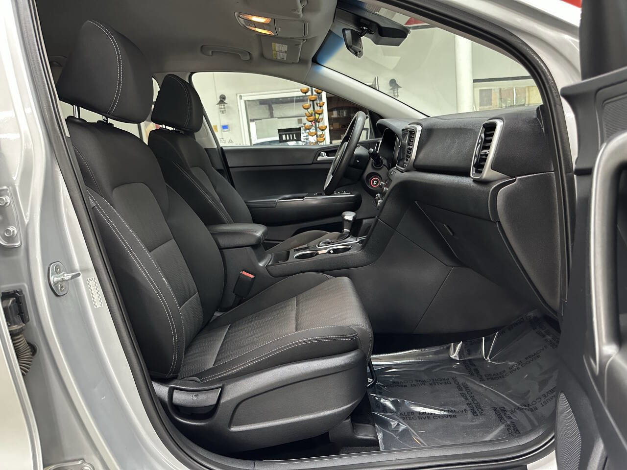 Used 2020 Kia Sportage LX image 17