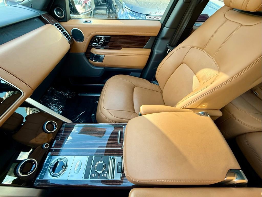 Used 2018 Land Rover Range Rover Autobiography image 17