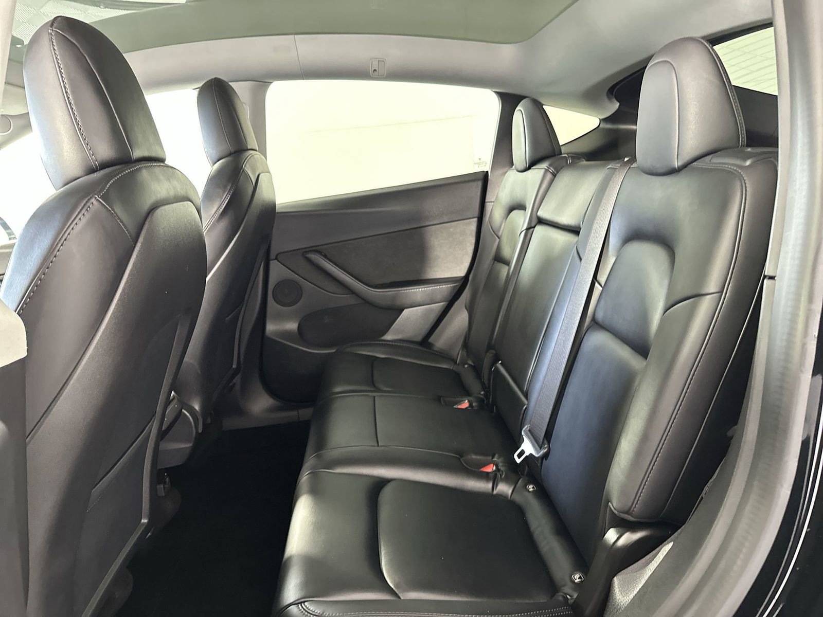 Used 2021 Tesla Model Y Long Range image 23