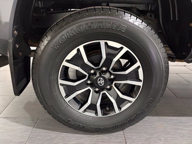 Used 2020 Toyota Tacoma TRD Sport w/ Technology Package AWD/4WD image 24