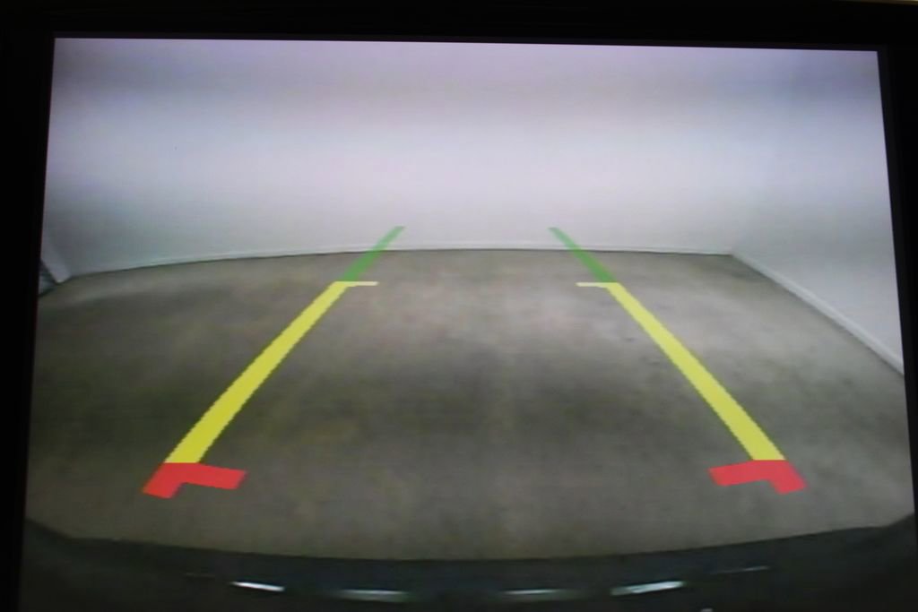 Used 2023 Chrysler Pacifica Touring-L image 13