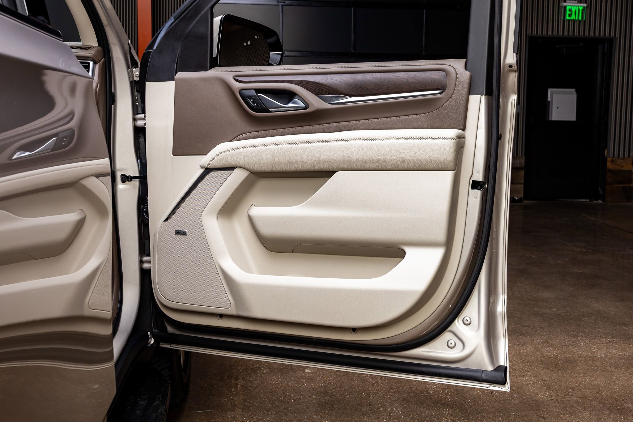 Used 2021 GMC Yukon XL Denali w/ LPO, Illumination Package image 34