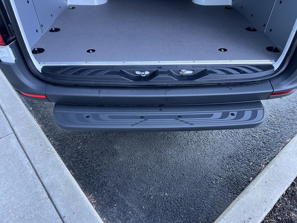 Used 2024 Mercedes-Benz Sprinter 3500 image 17