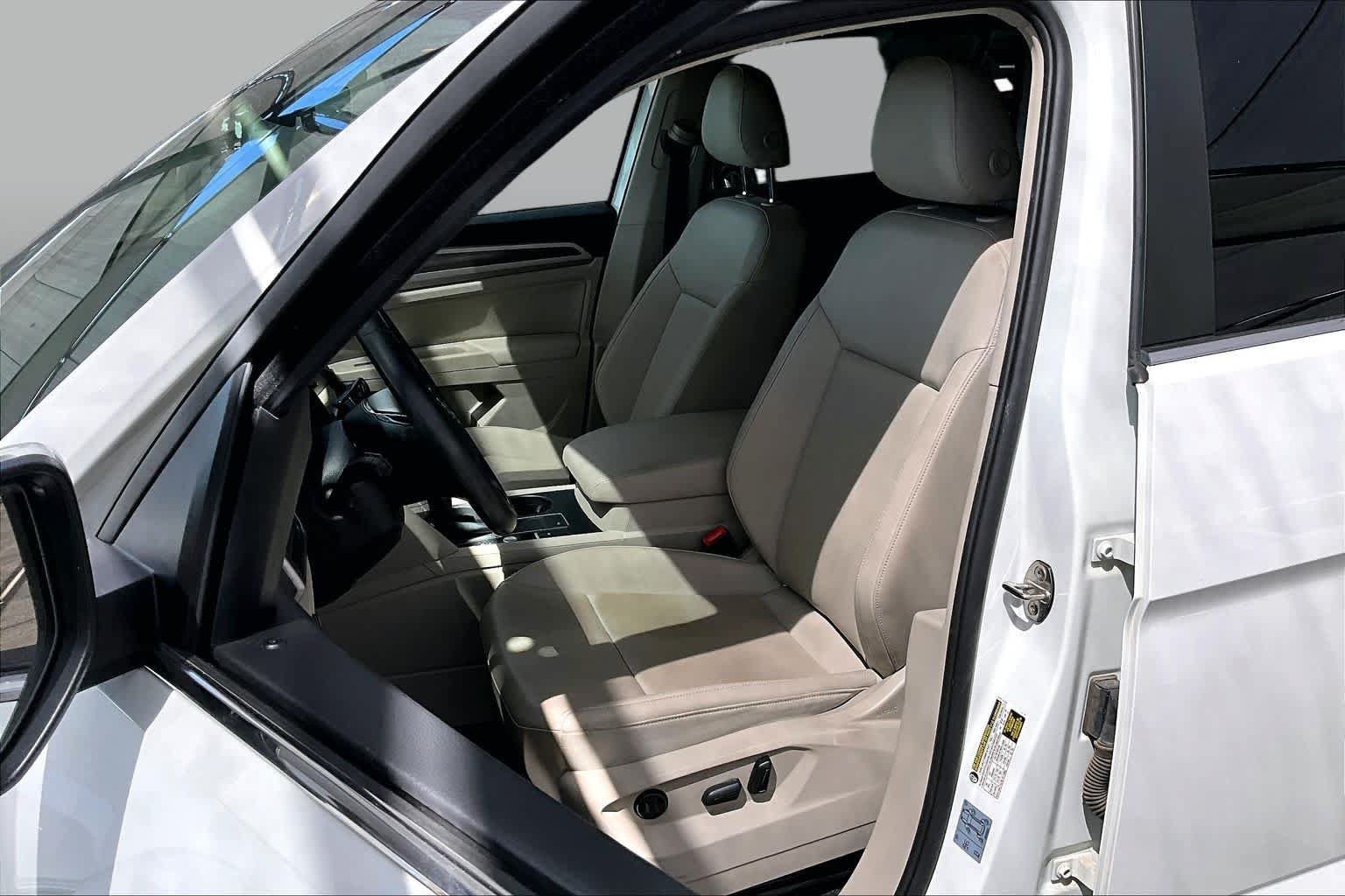 Used 2020 Volkswagen Atlas SE w/ Panoramic Sunroof Package FWD image 8