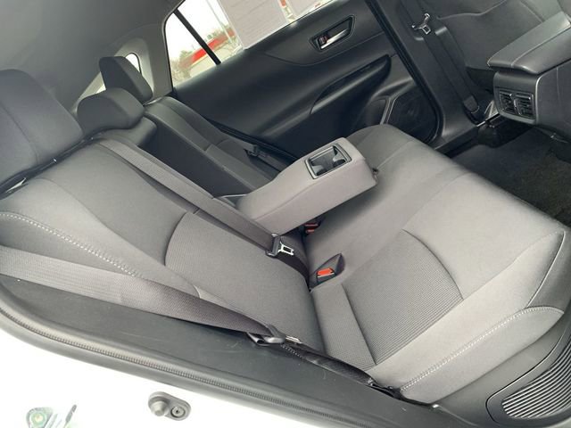 Used 2023 Toyota Venza LE image 12