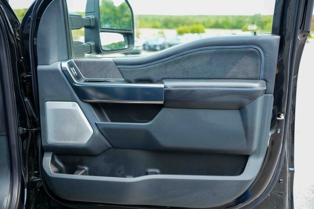 Used 2025 Ford F450 Platinum image 18