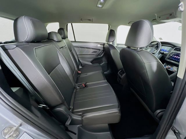 Used 2024 Volkswagen Tiguan SE image 41