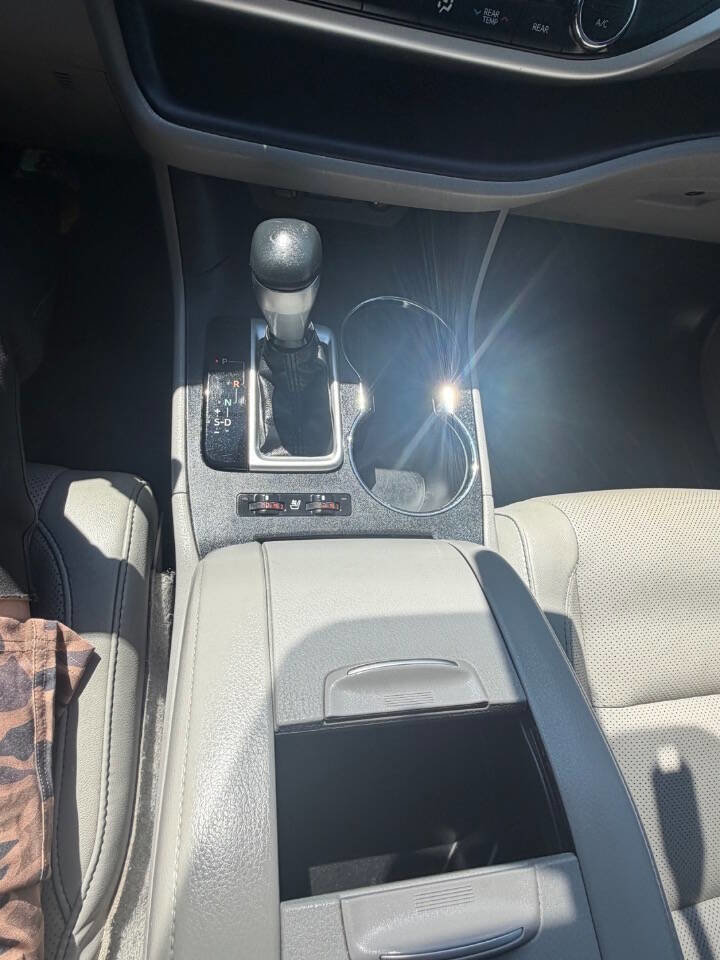 Used 2018 Toyota Highlander Limited Platinum image 23