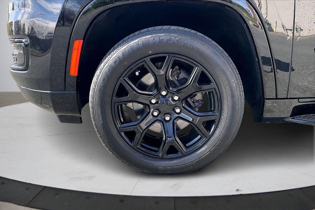 Used 2023 Jeep Wagoneer Series II image 36