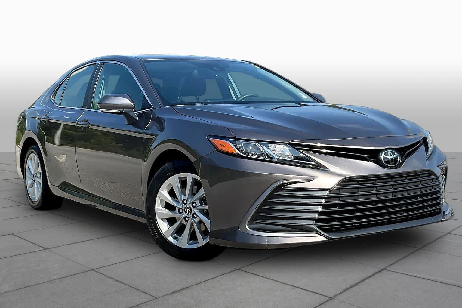 Used 2024 Toyota Camry LE w/ Convenience Package FWD image 3