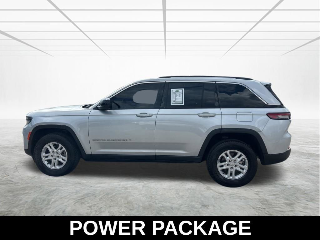 Used 2023 Jeep Grand Cherokee Laredo w/ Luxury Tech Group I image 8