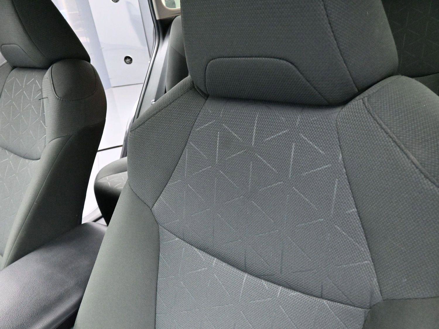 Used 2022 Toyota RAV4 XLE w/ Convenience Package image 15