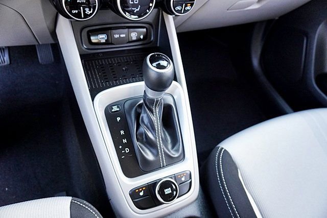 Certified 2026 Hyundai Venue SEL FWD image 31