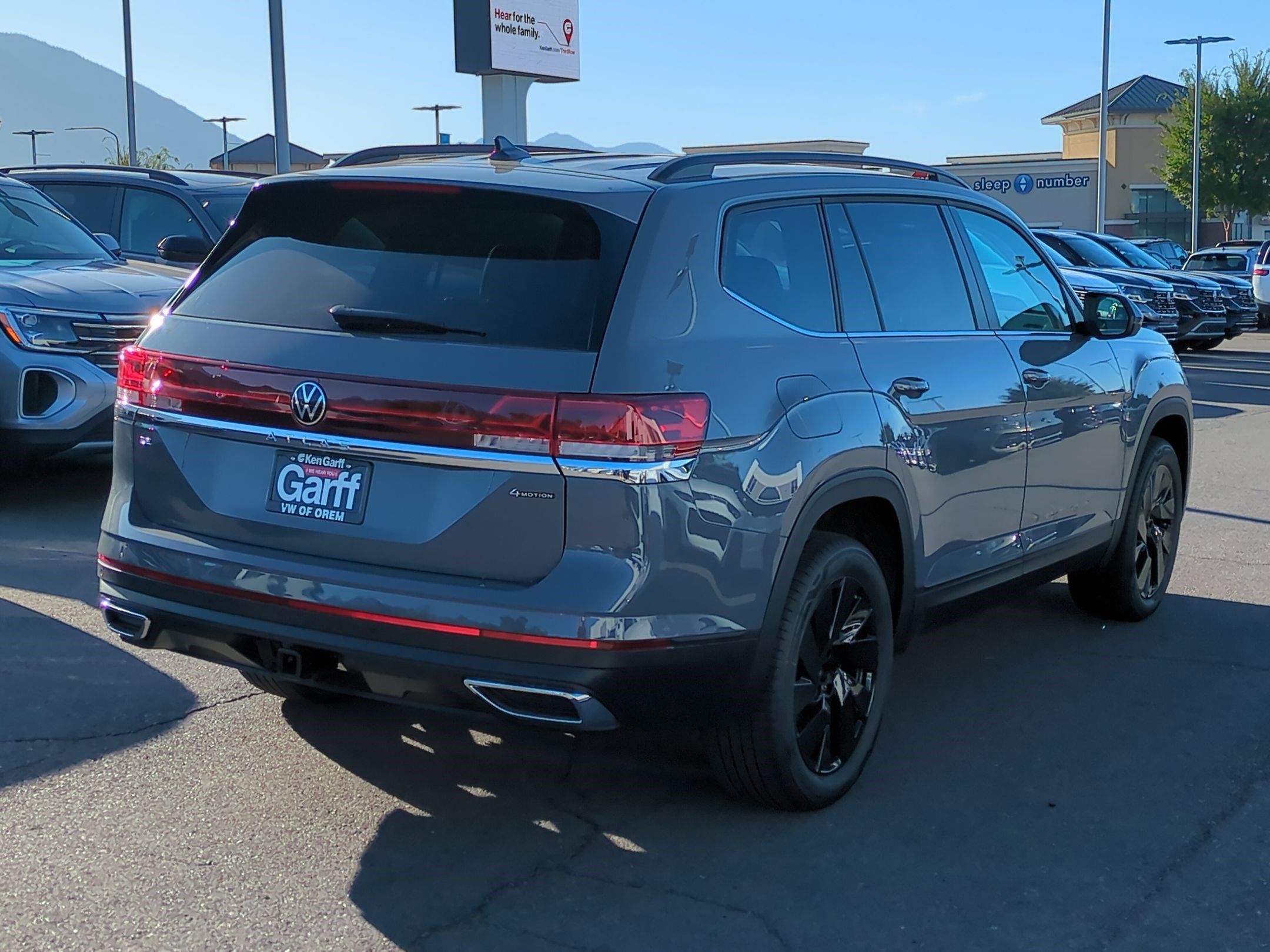 New 2026 Volkswagen Atlas SE image 3
