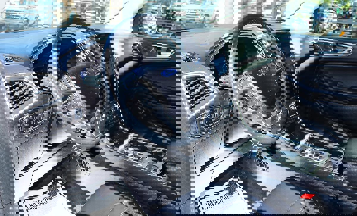 Used 2024 Ford Edge SEL image 40