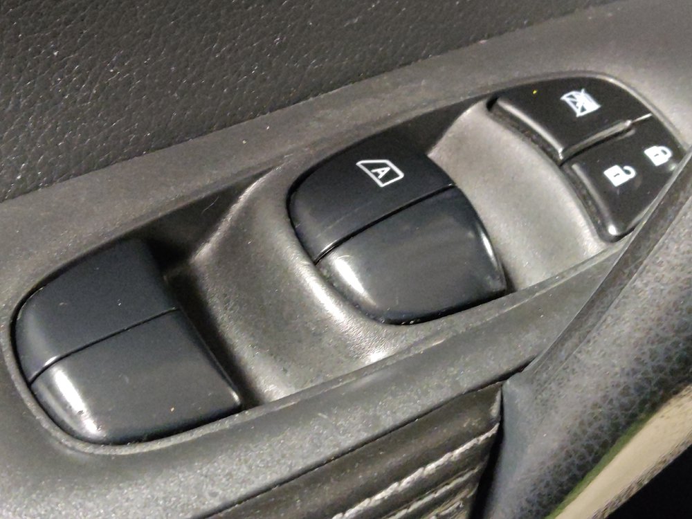 Used 2022 Nissan Rogue Sport SV FWD image 27