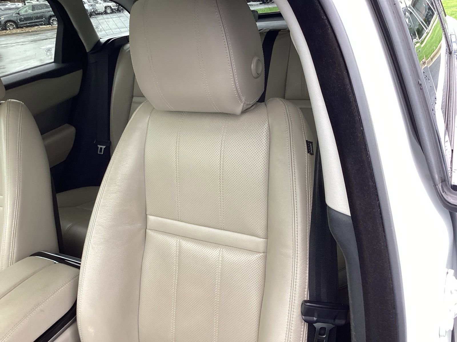 Used 2019 Land Rover Range Rover Velar S image 14