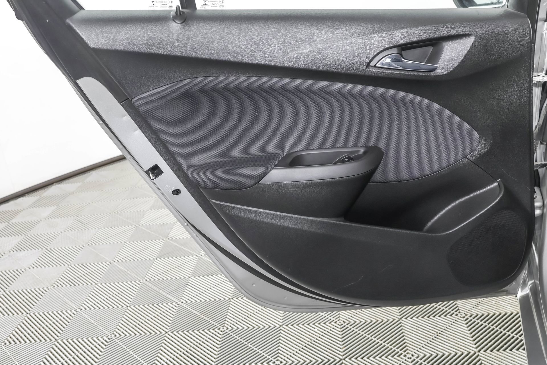 Used 2017 Chevrolet Cruze LT image 36