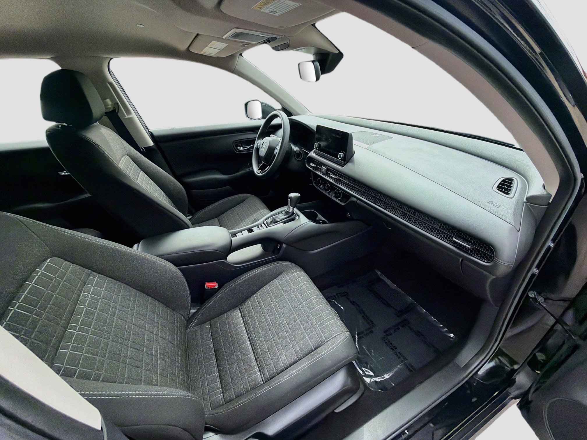 Used 2025 Honda HR-V LX image 31