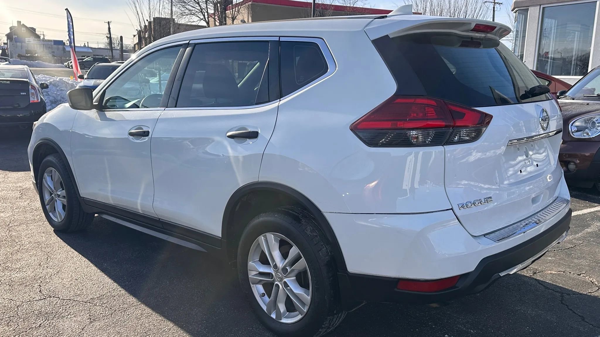 Used 2017 Nissan Rogue S image 8