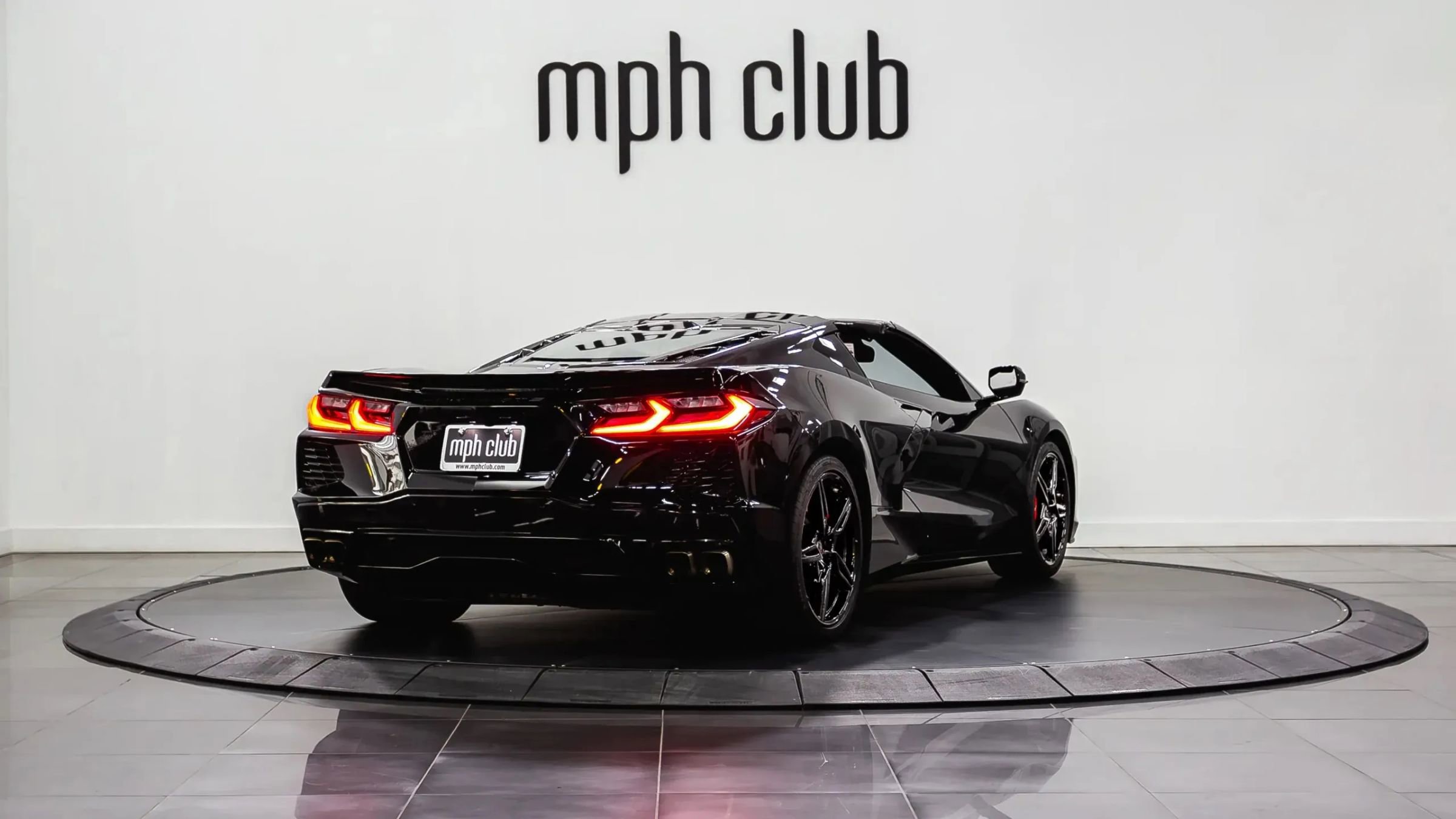 Used 2023 Chevrolet Corvette Stingray Coupe w/ 1LT image 4