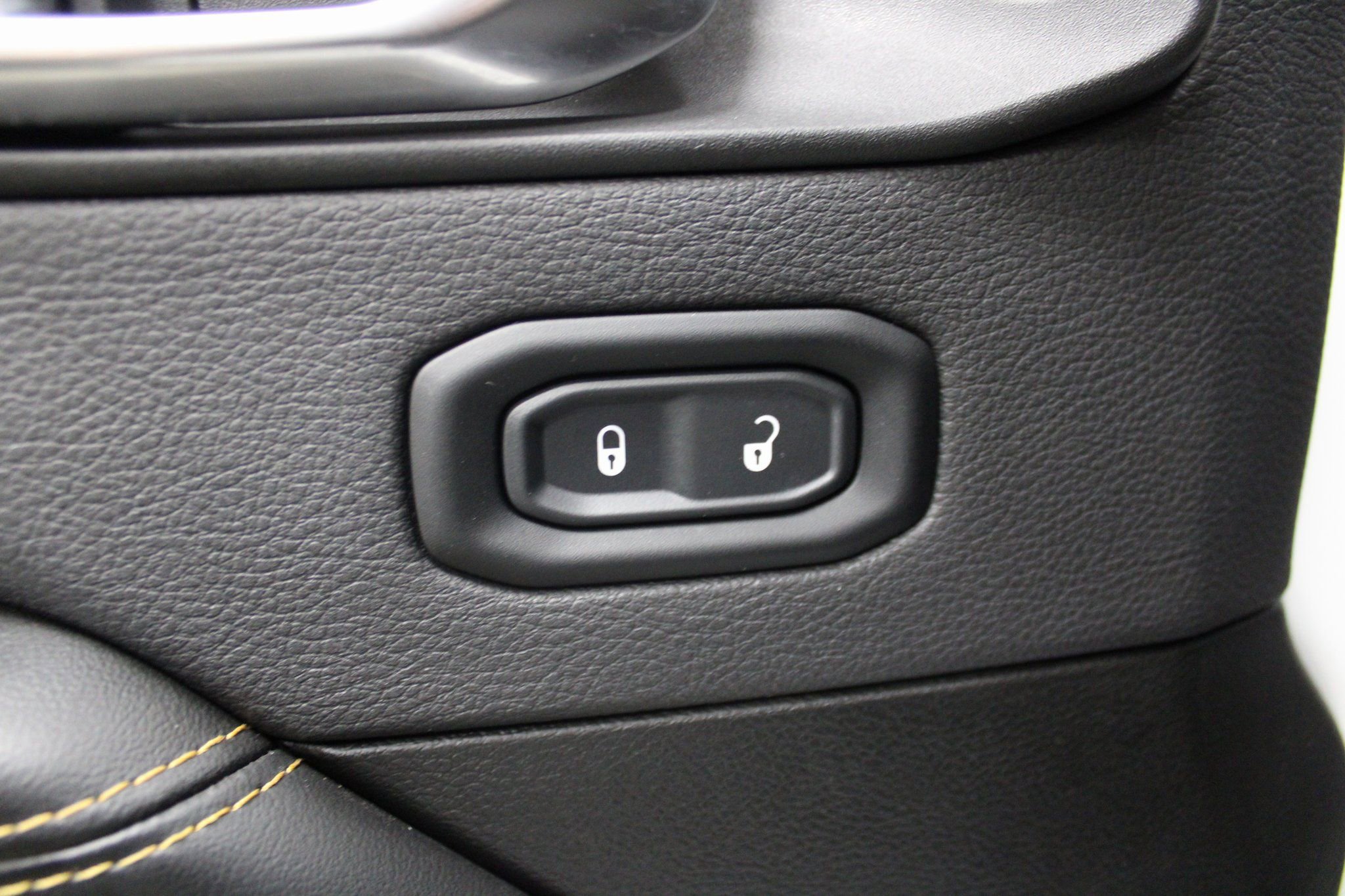 Used 2024 Jeep Wrangler Unlimited Sahara image 14