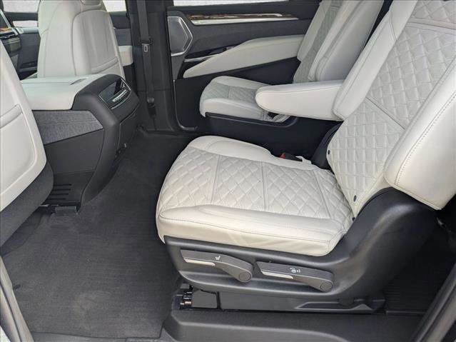 Used 2025 Cadillac Escalade ESV Sport Platinum w/ LPO, ONYX Package image 22