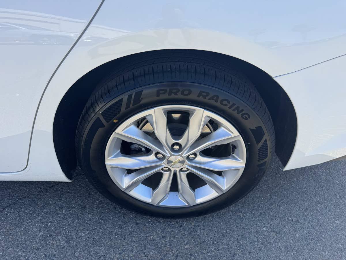 Used 2021 Chevrolet Malibu LT FWD image 36