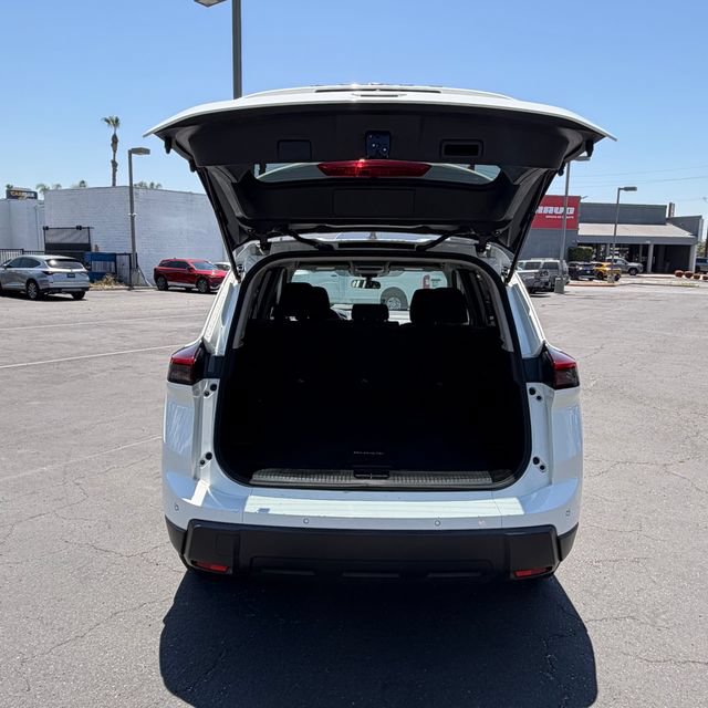 Used 2024 Nissan Rogue S FWD image 7