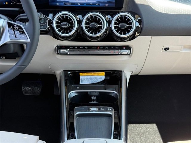 Certified 2025 Mercedes-Benz GLA 250 4MATIC image 10