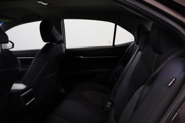 Used 2018 Toyota Camry LE image 30