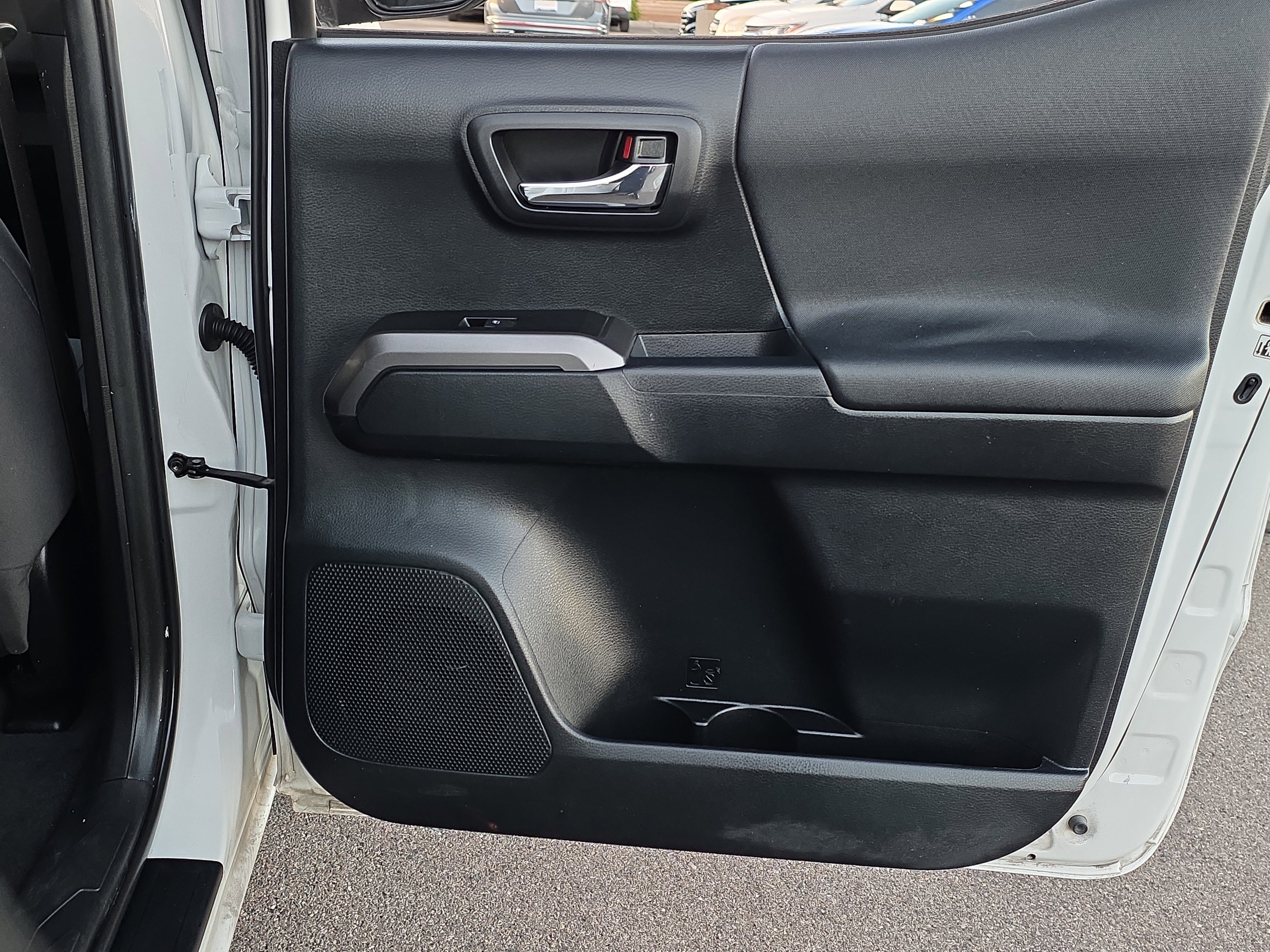 Used 2016 Toyota Tacoma TRD Off-Road w/ Towing Package image 23